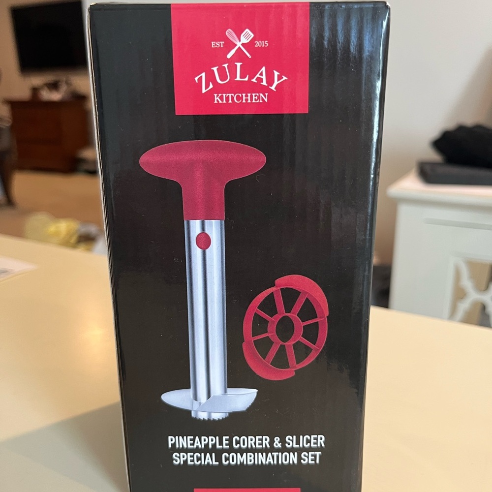 Red Pineapple Corer & Slicer New in Box